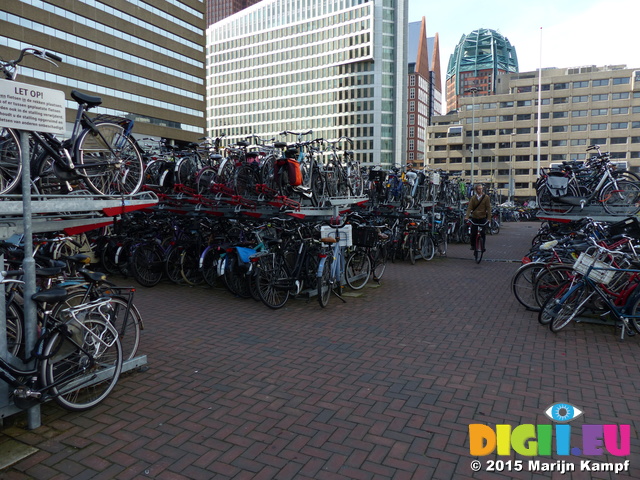 FZ020030 Multi story pushbike parking